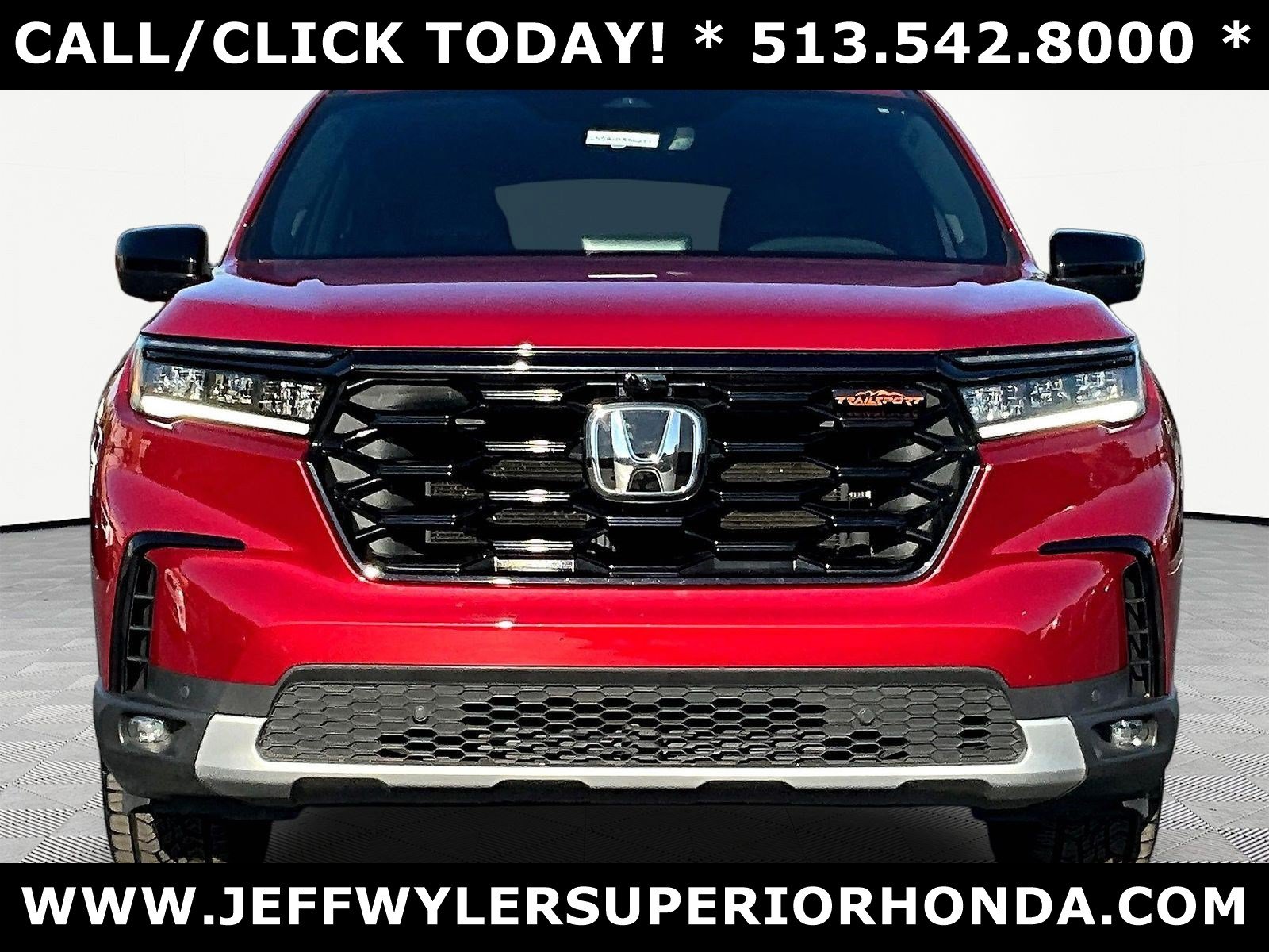 Used 2025 Honda Pilot TrailSport image 2