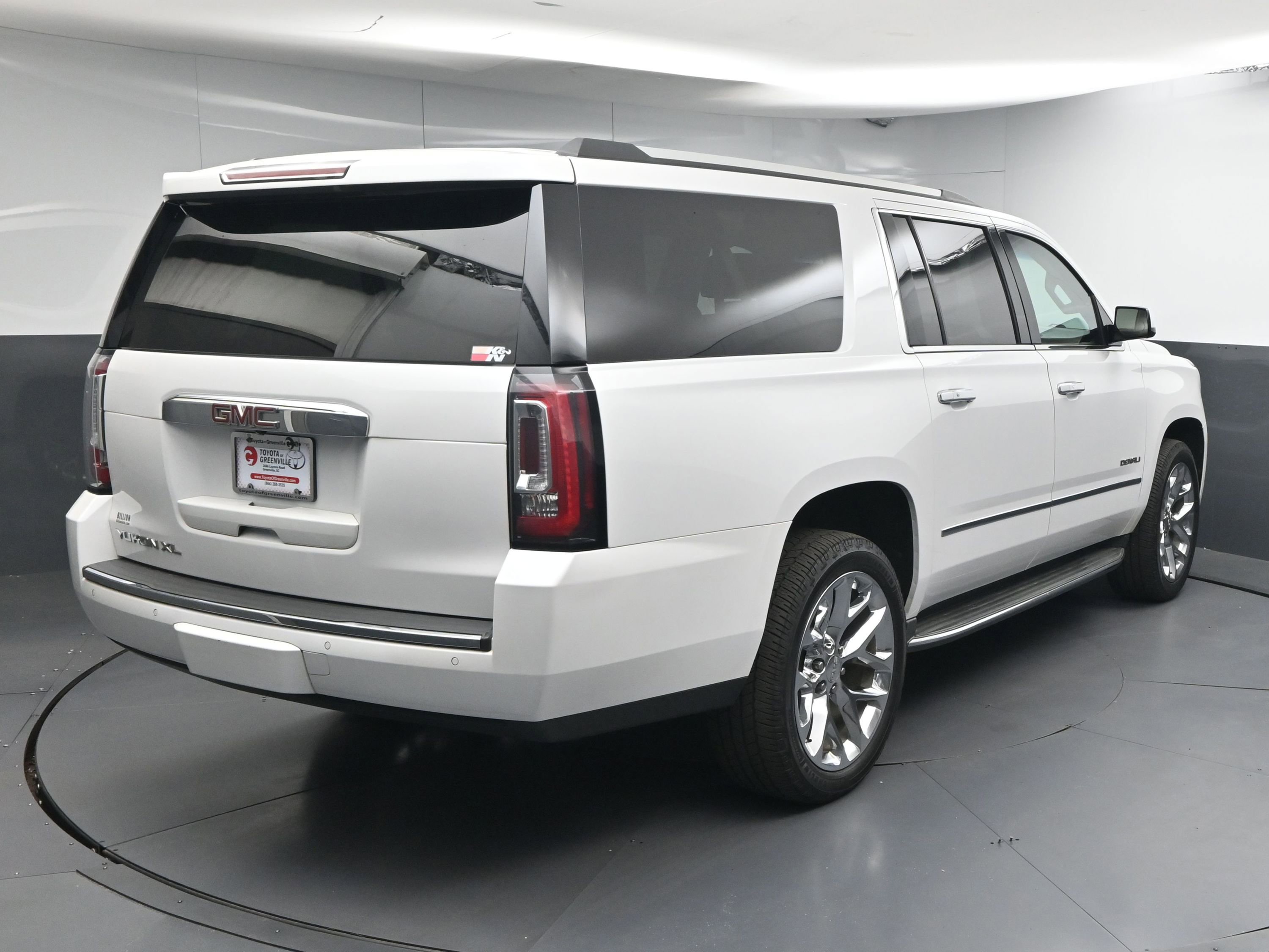 Used 2018 GMC Yukon XL Denali w/ Open Road Package AWD/4WD image 8