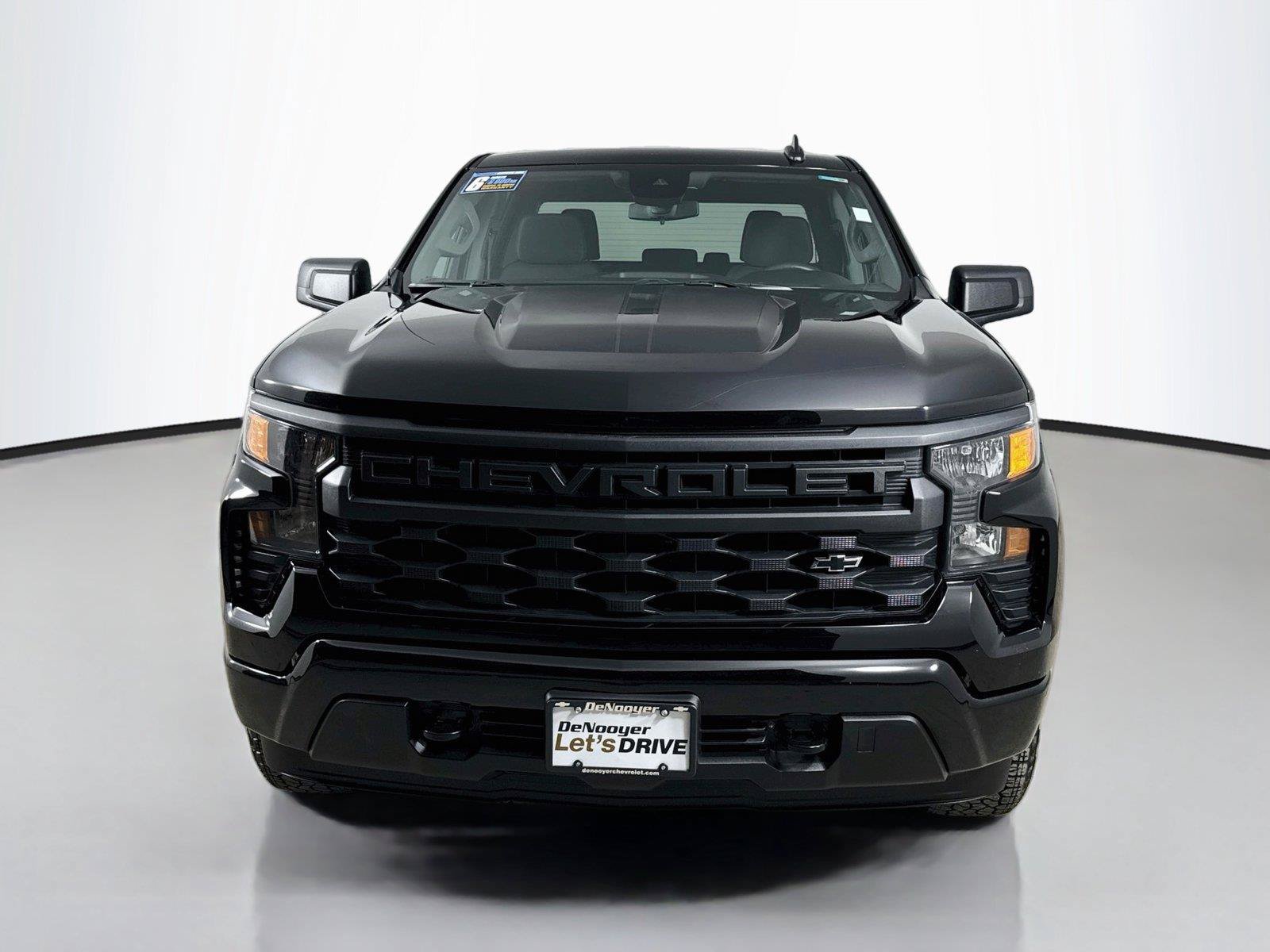 Used 2023 Chevrolet Silverado 1500 Custom w/ Rally Edition AWD/4WD image 7