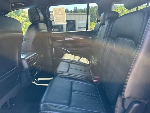 Used 2024 Jeep Wagoneer Series II w/ Flexible Seating Group AWD/4WD image 12