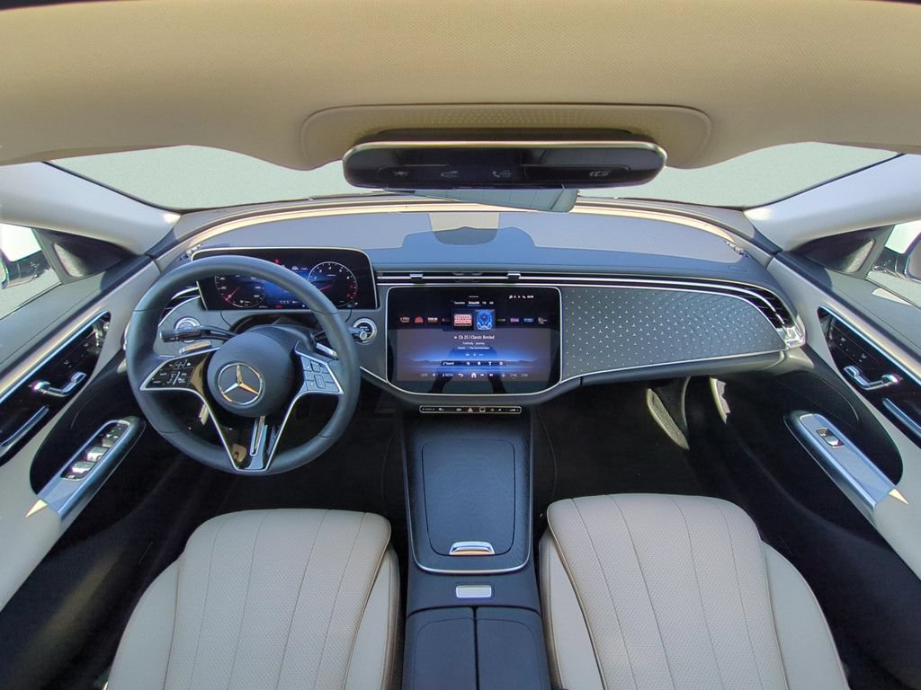 Used 2025 Mercedes-Benz E 350 Sedan image 10