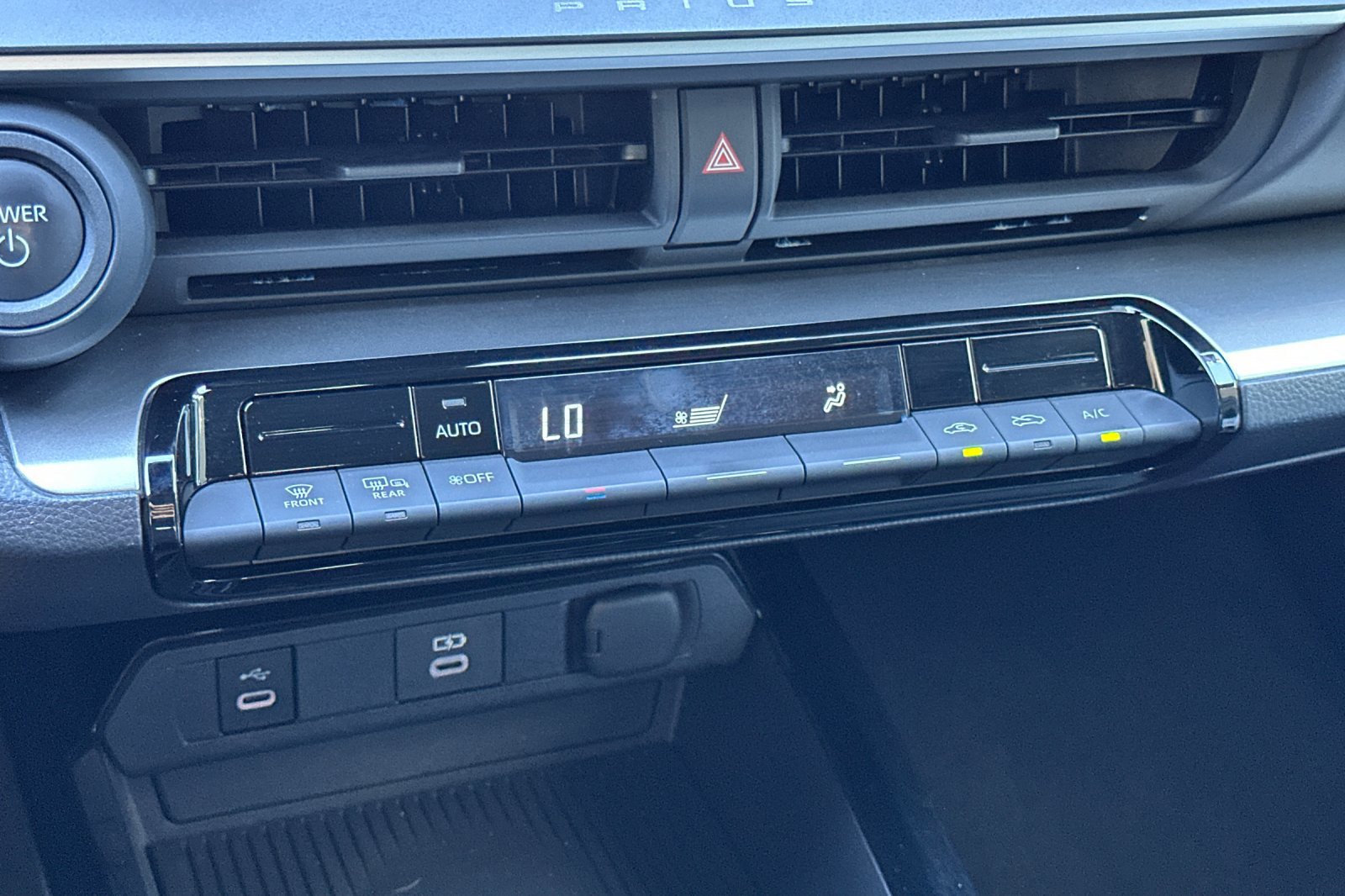 Certified 2024 Toyota Prius LE FWD image 19