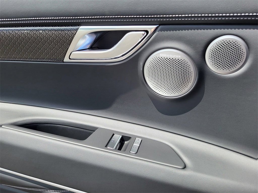 New 2026 Genesis GV80 3.5T e-SC AWD/4WD image 12