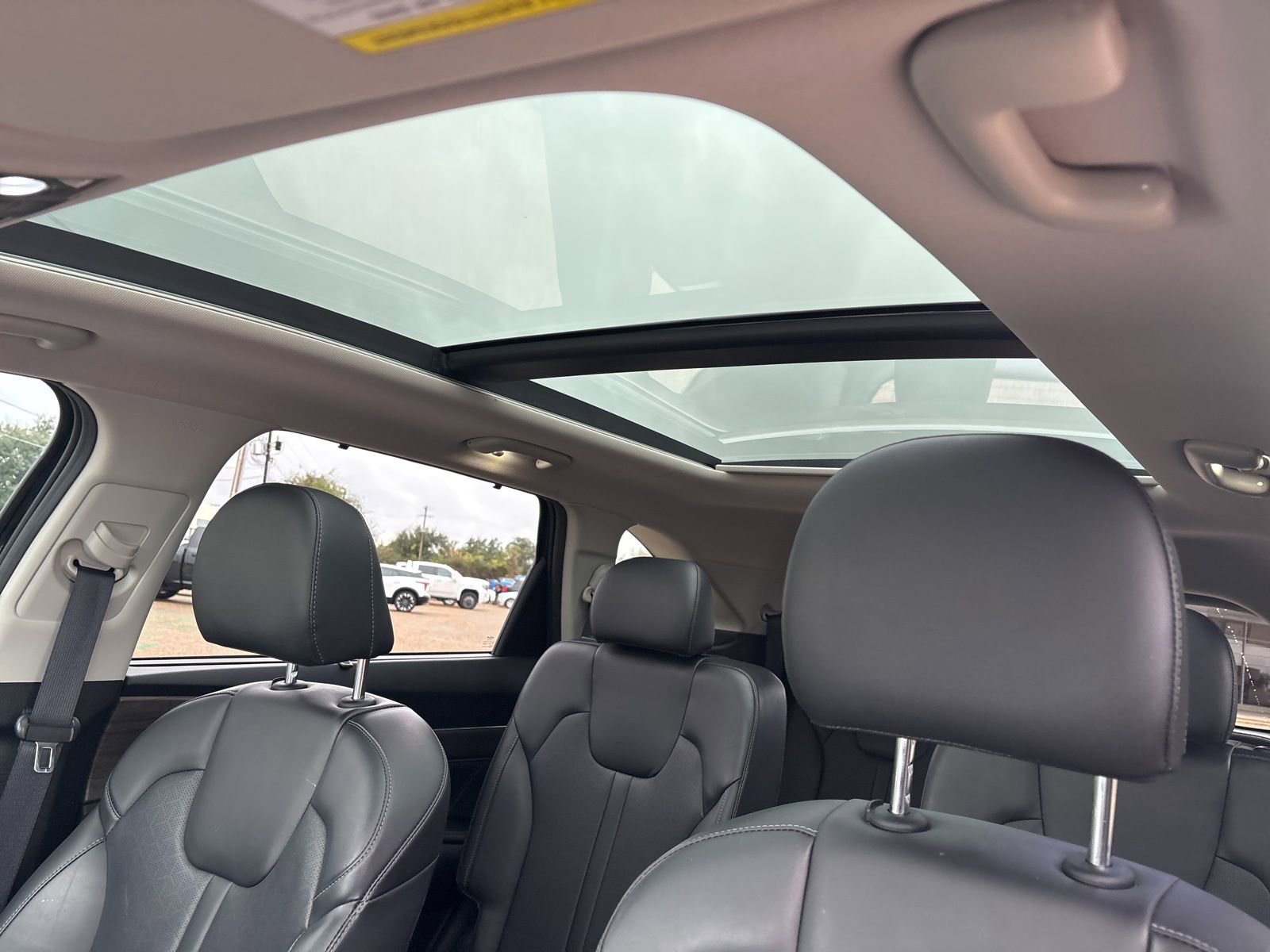 Used 2023 Kia Sorento X-Line EX image 10