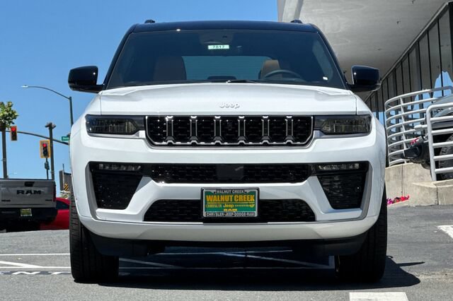 New 2026 Jeep Grand Cherokee Summit w/ Adv Protech Group IV AWD/4WD image 6