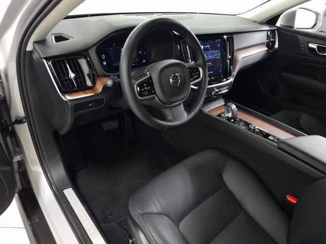 Certified 2025 Volvo V60 B5 Cross Country Plus image 16