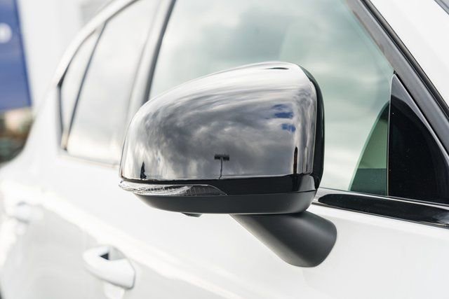 New 2026 Volvo XC40 B5 Ultra w/ Protection Package Premier image 17