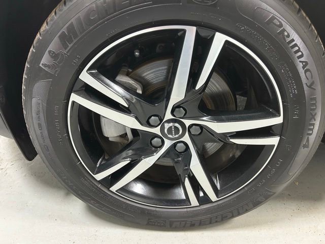 Used 2025 Volvo XC40 B5 Core AWD/4WD image 6