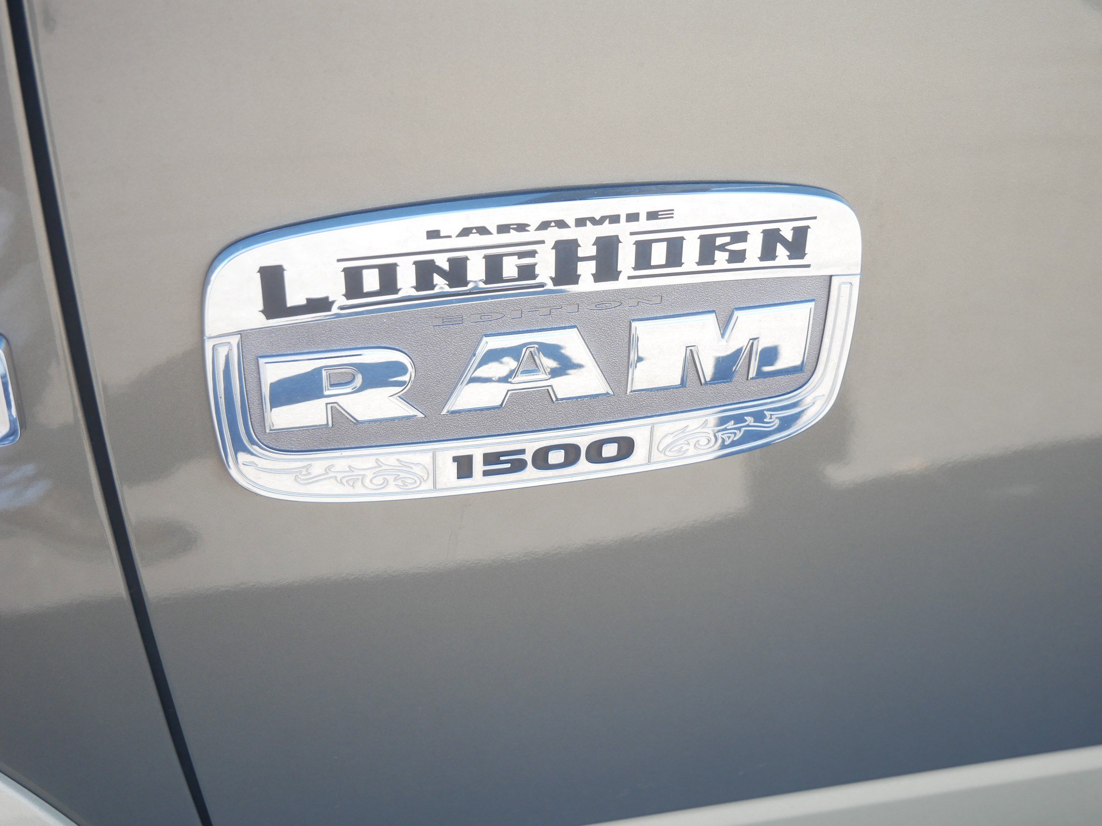 Used 2014 RAM 1500 Laramie Longhorn w/ Convenience Group image 18