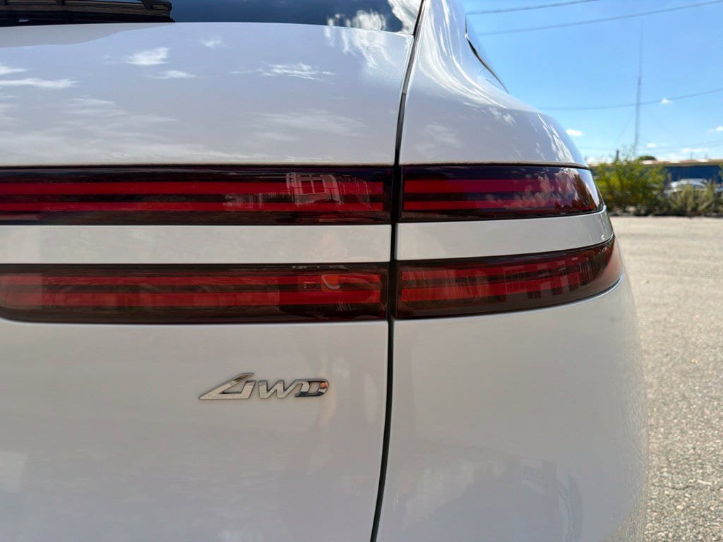 Used 2022 Genesis GV70 2.5T w/ Select Package AWD/4WD image 11