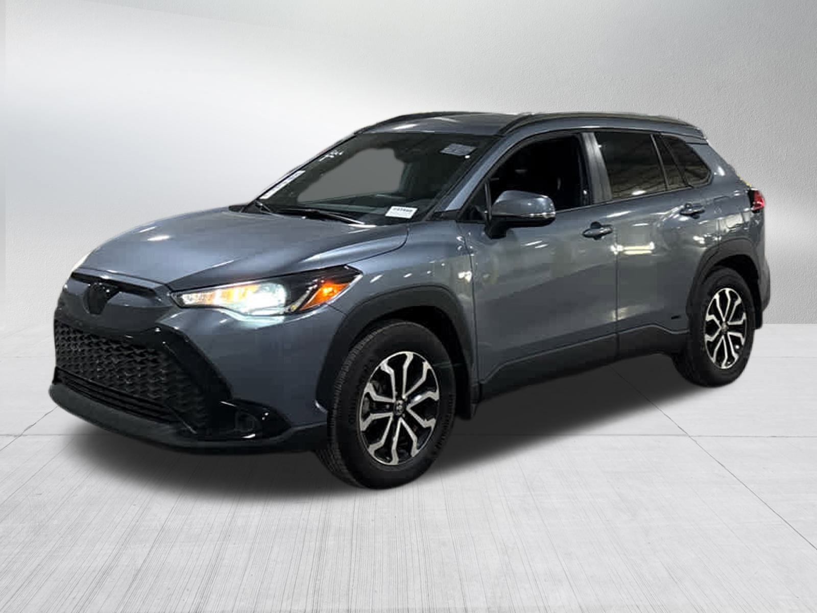 Certified 2024 Toyota Corolla Cross SE image 3