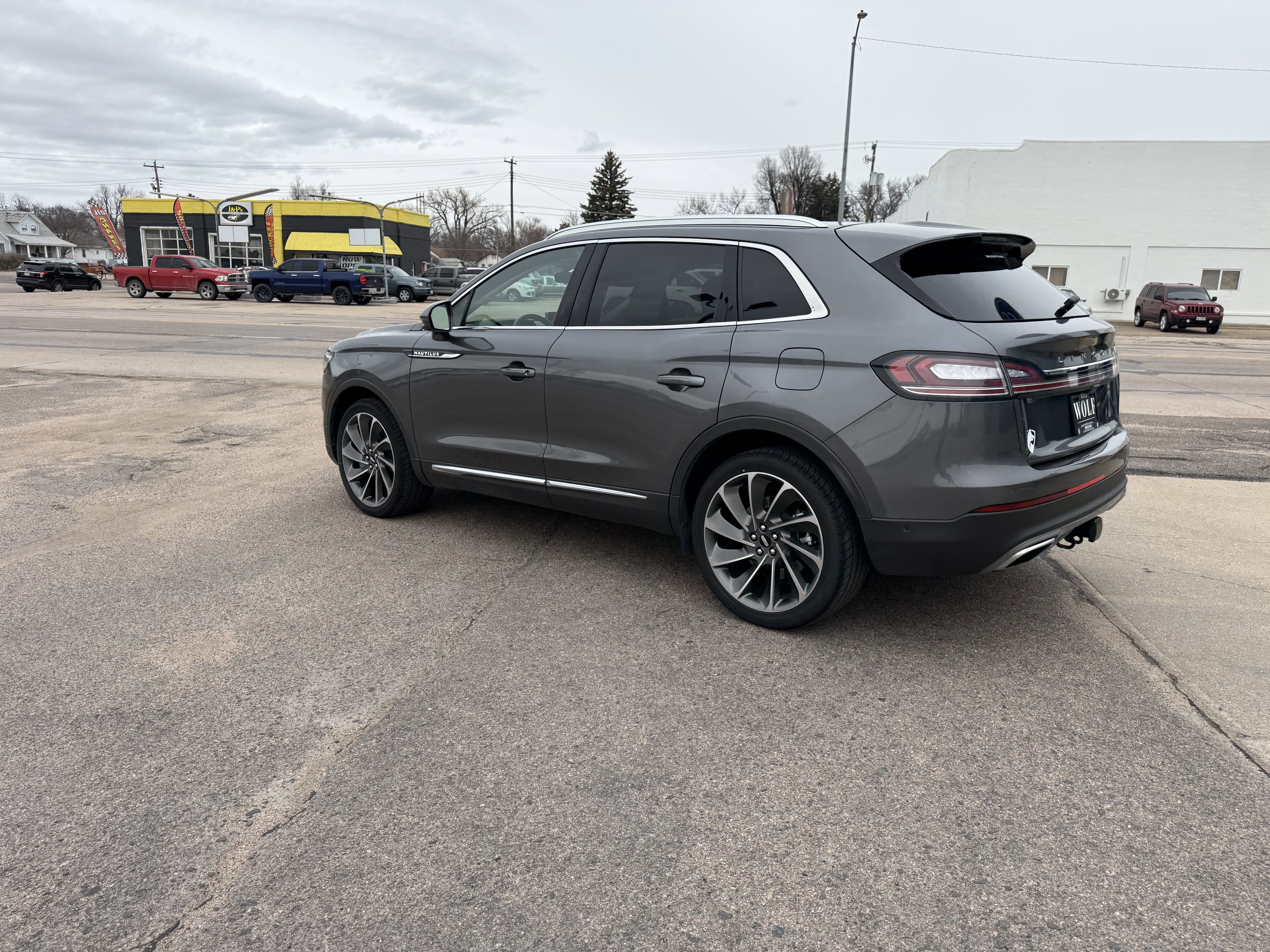 Used 2022 Lincoln Nautilus Reserve w/ Equipment Group 202A image 11