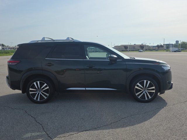 Used 2023 Nissan Pathfinder Platinum AWD/4WD image 14