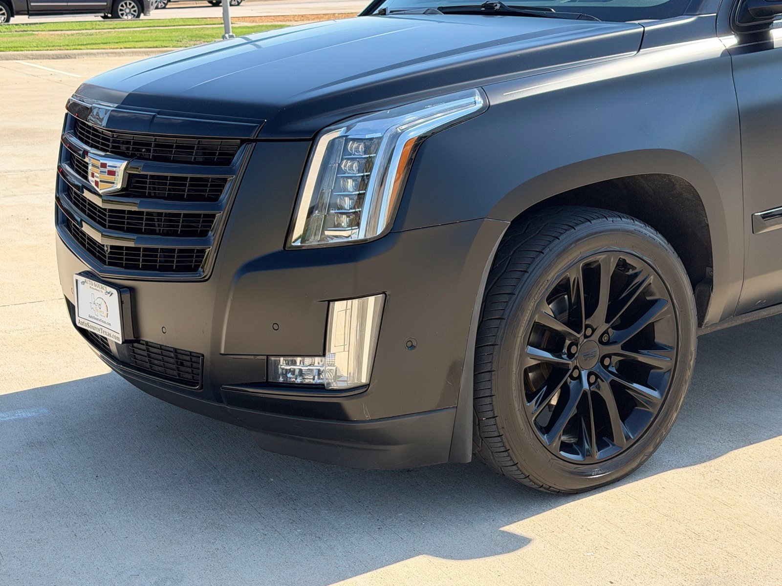 Used 2020 Cadillac Escalade Luxury AWD/4WD image 16