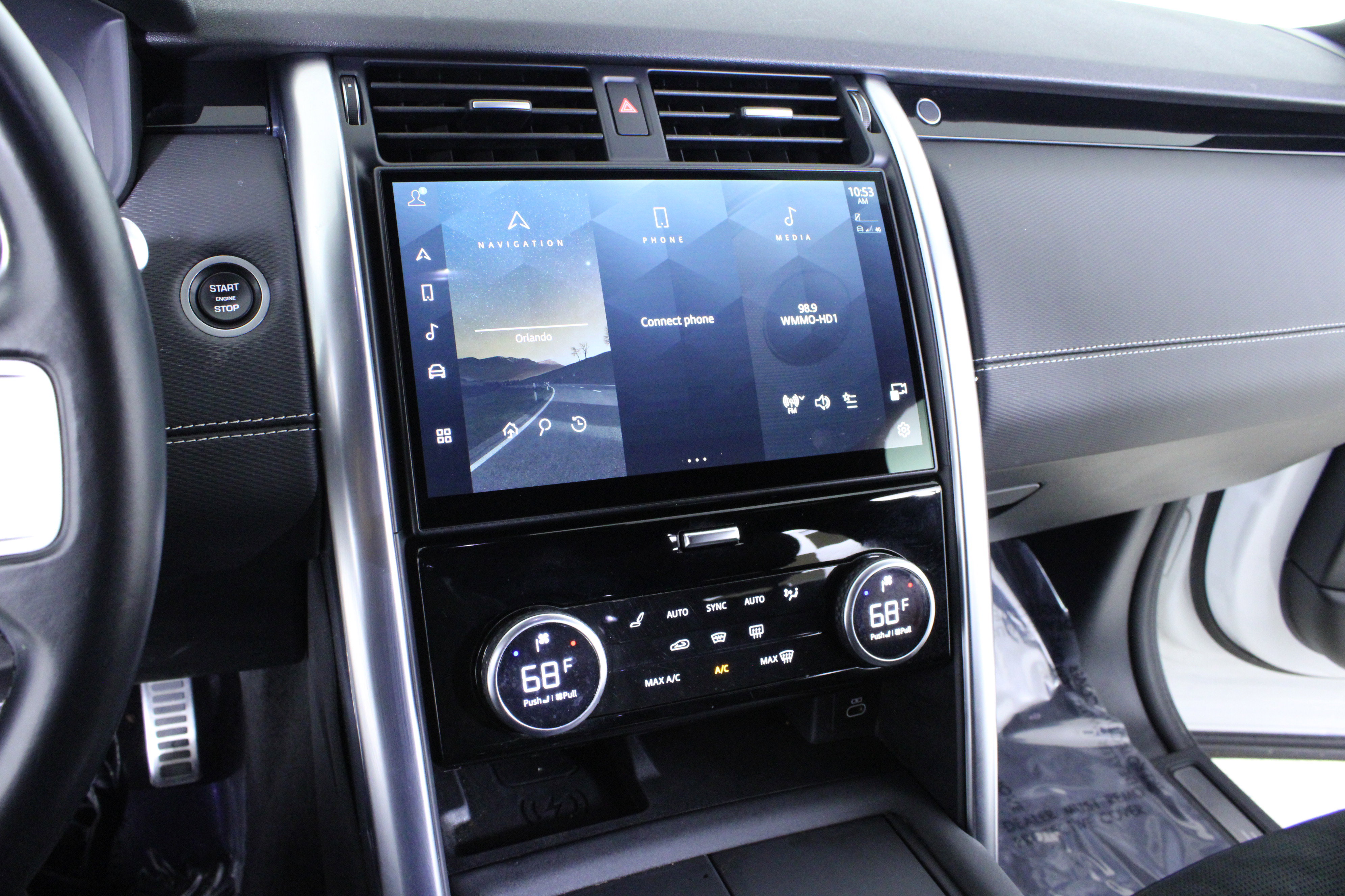 Used 2023 Land Rover Discovery S R-Dynamic image 28