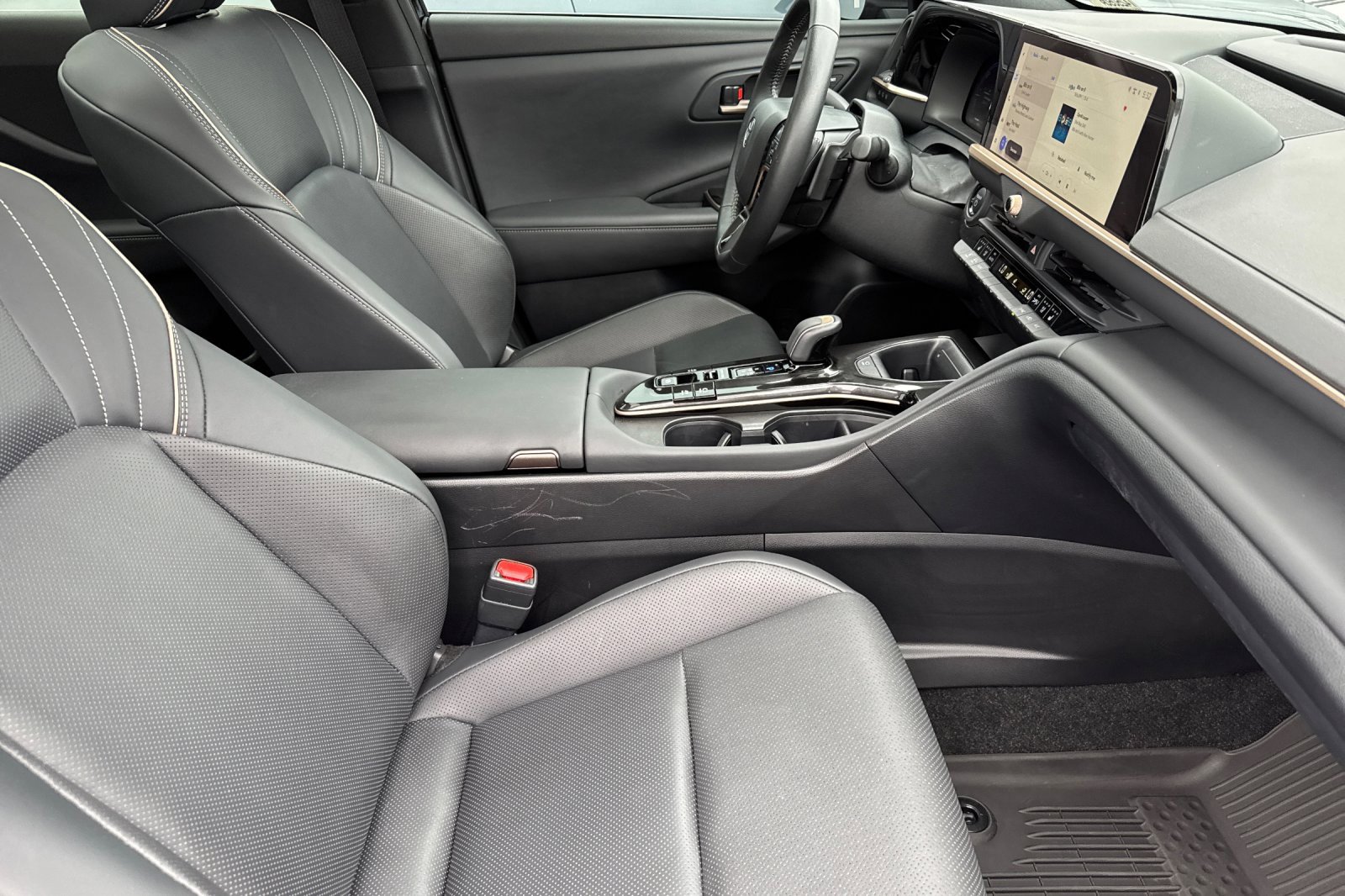 Used 2025 Toyota Crown Signia Limited image 16