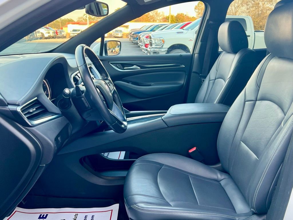 Used 2023 Buick Enclave Essence w/ Experience Buick Package image 9