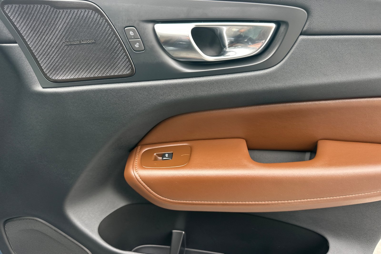 Used 2023 Volvo XC60 B5 Plus w/ Climate Package FWD image 19