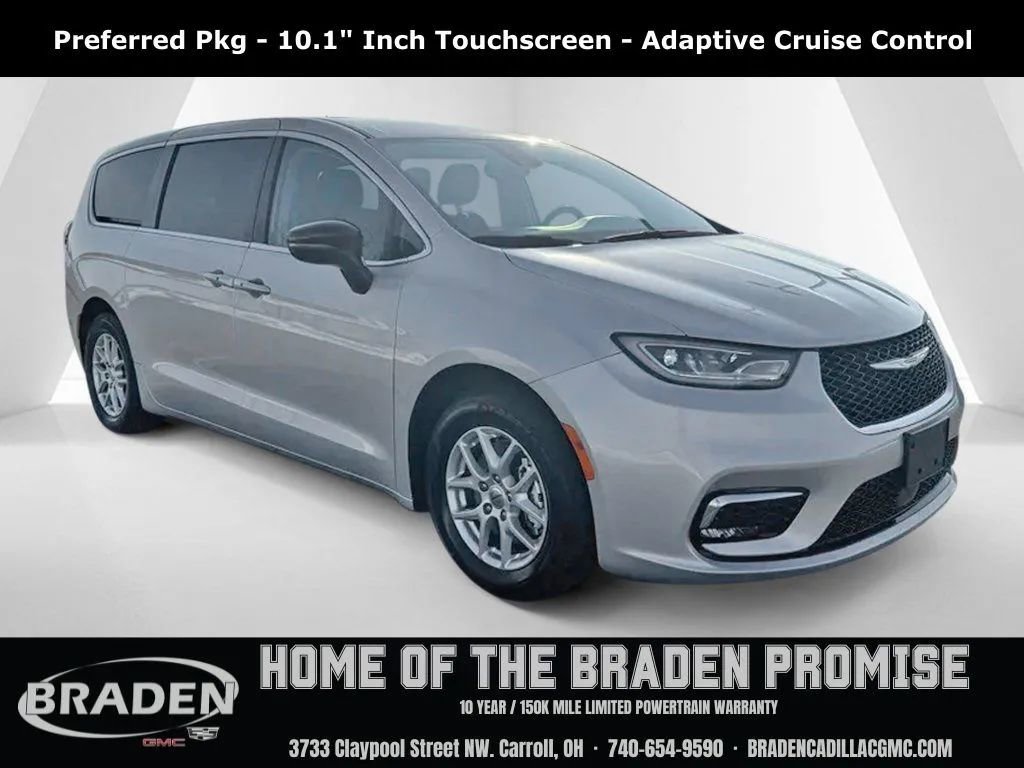Used 2024 Chrysler Pacifica Touring-L image 1