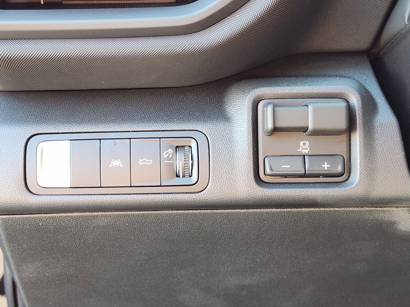 New 2026 Chevrolet Silverado EV LT image 10