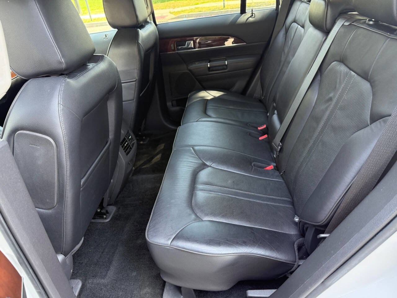 Used 2015 Lincoln MKX AWD w/ Equipment Group 102A image 15