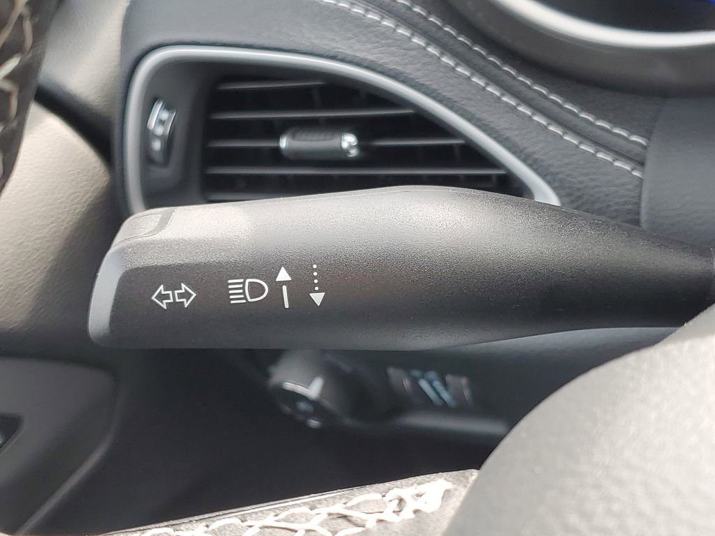 New 2026 Chrysler Pacifica Select image 17