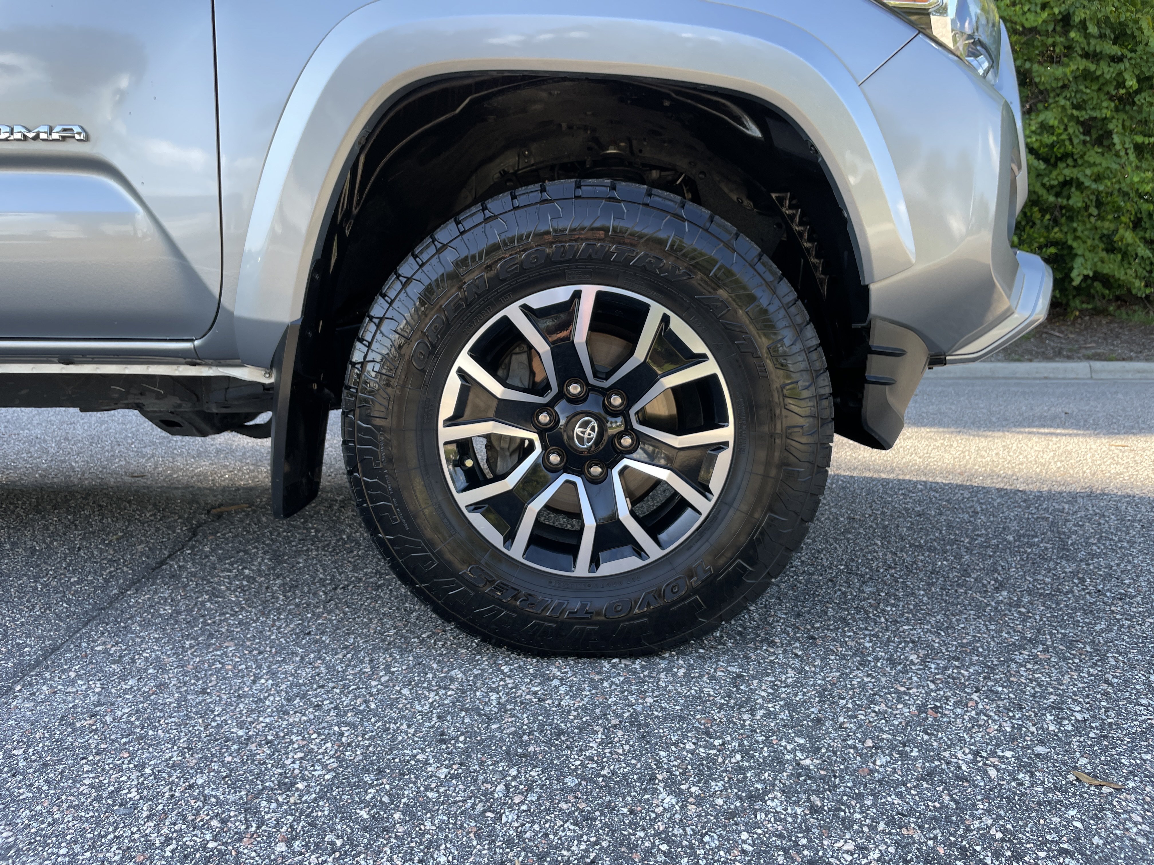 Used 2022 Toyota Tacoma TRD Sport w/ Technology Package AWD/4WD image 12