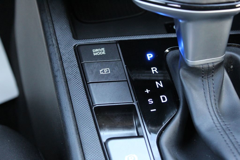 Used 2025 Hyundai Elantra SEL image 20