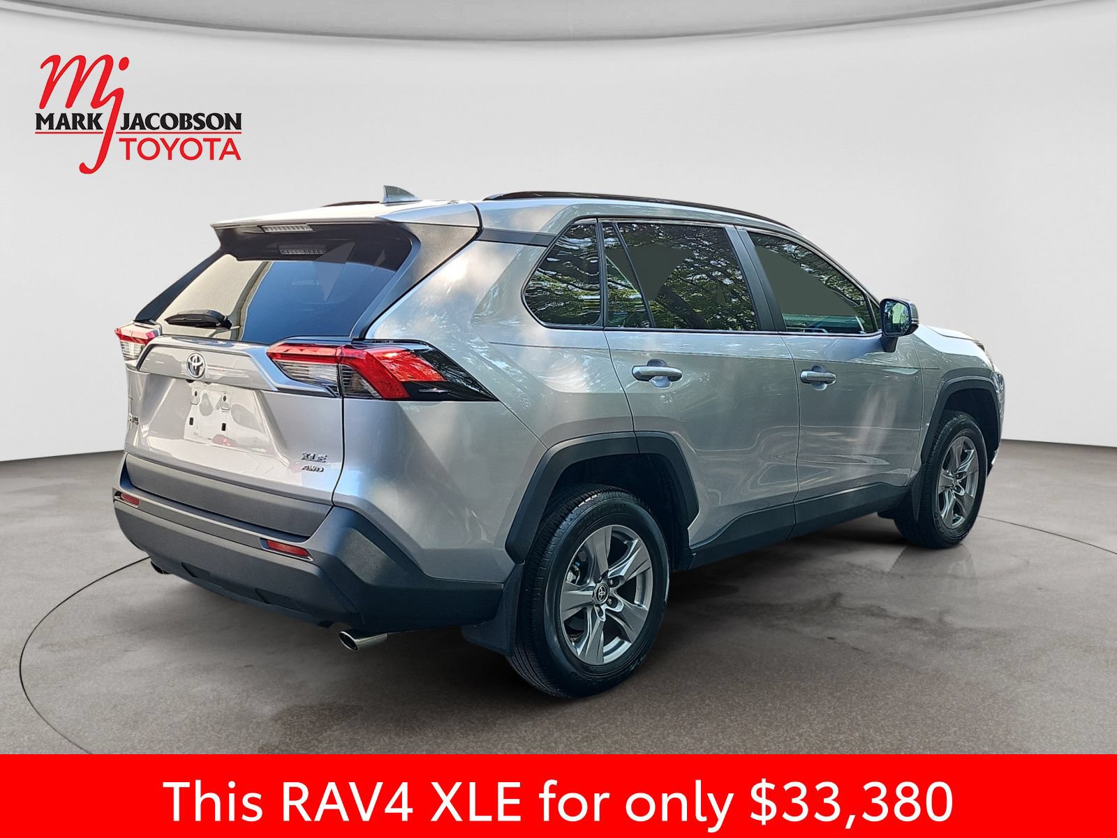 Used 2023 Toyota RAV4 XLE AWD/4WD image 9
