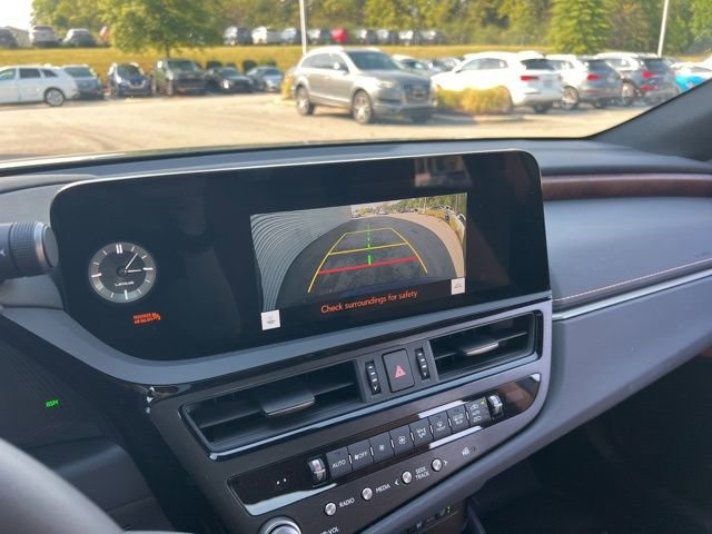 Used 2025 Lexus ES 300h w/ Premium Package image 19