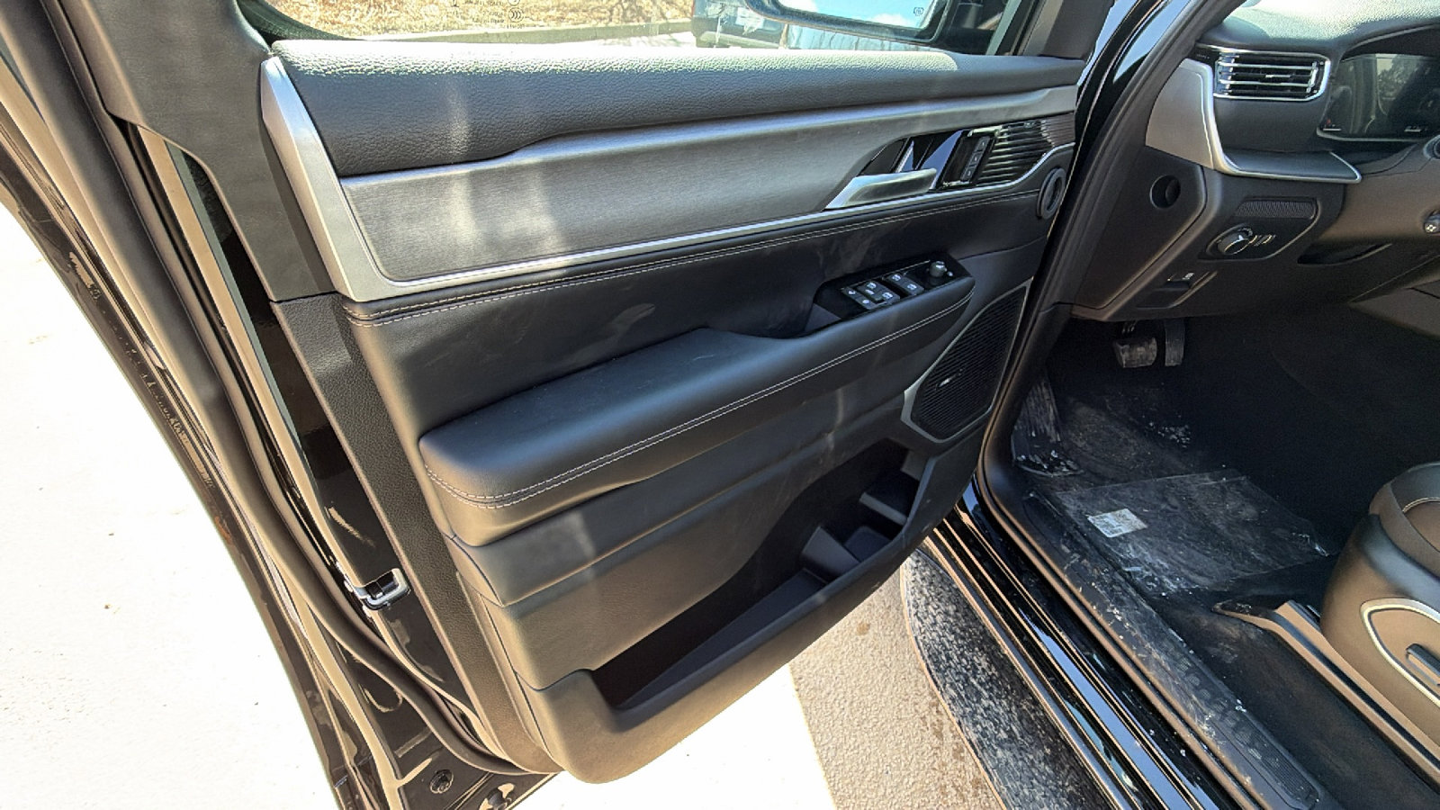 New 2026 Jeep Grand Wagoneer 4WD image 14