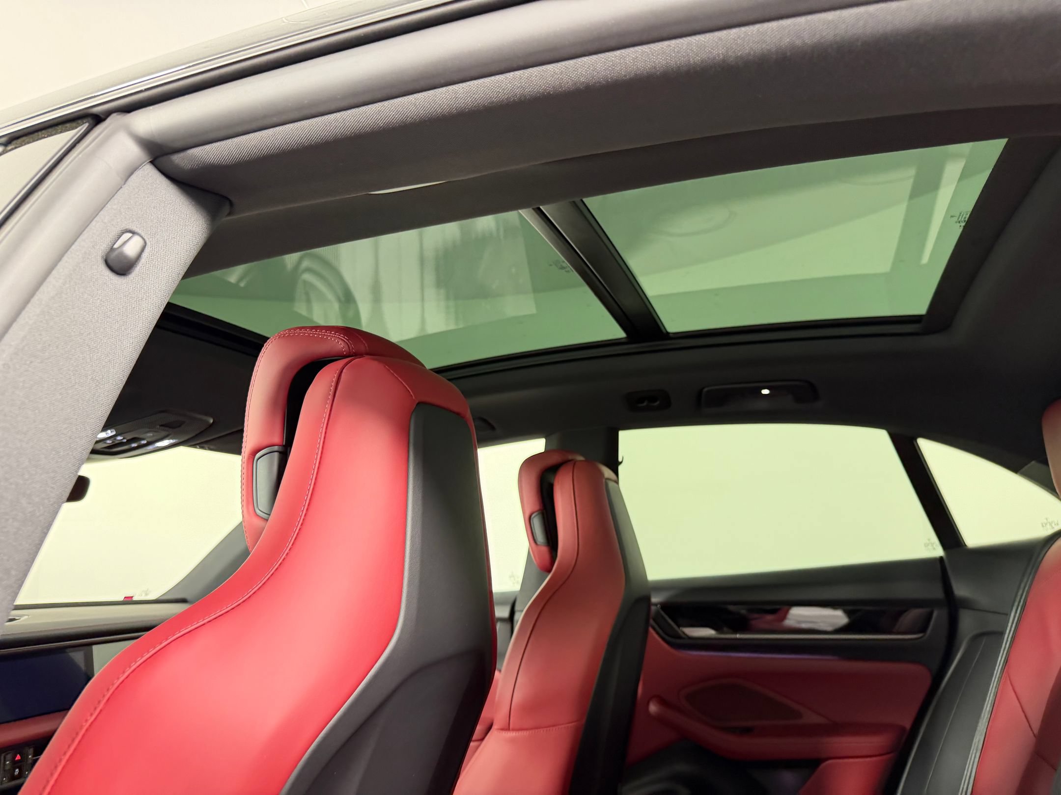 Certified 2026 Porsche Macan Electric RWD image 19