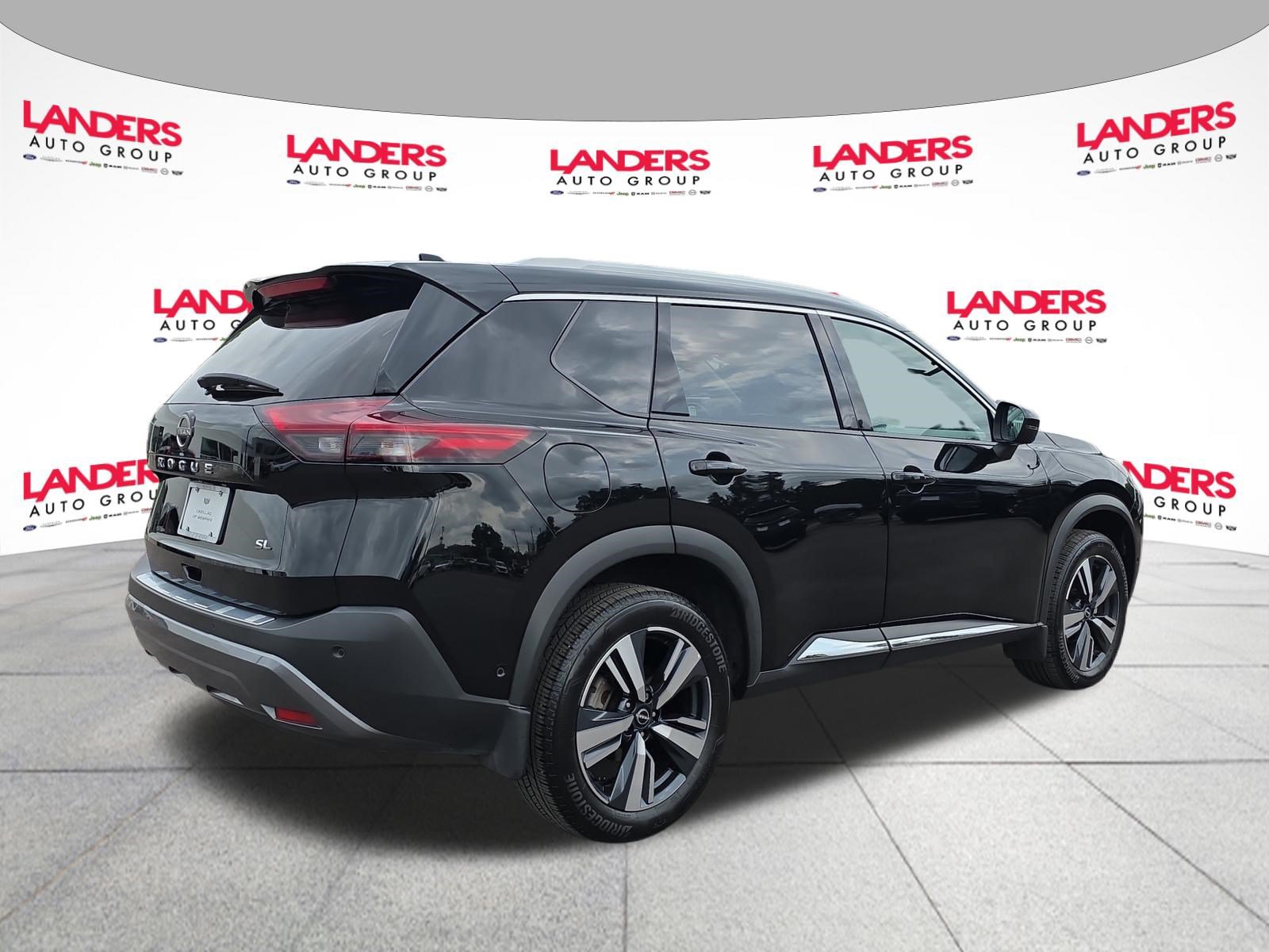 Used 2023 Nissan Rogue SL w/ SL Premium Package FWD image 3