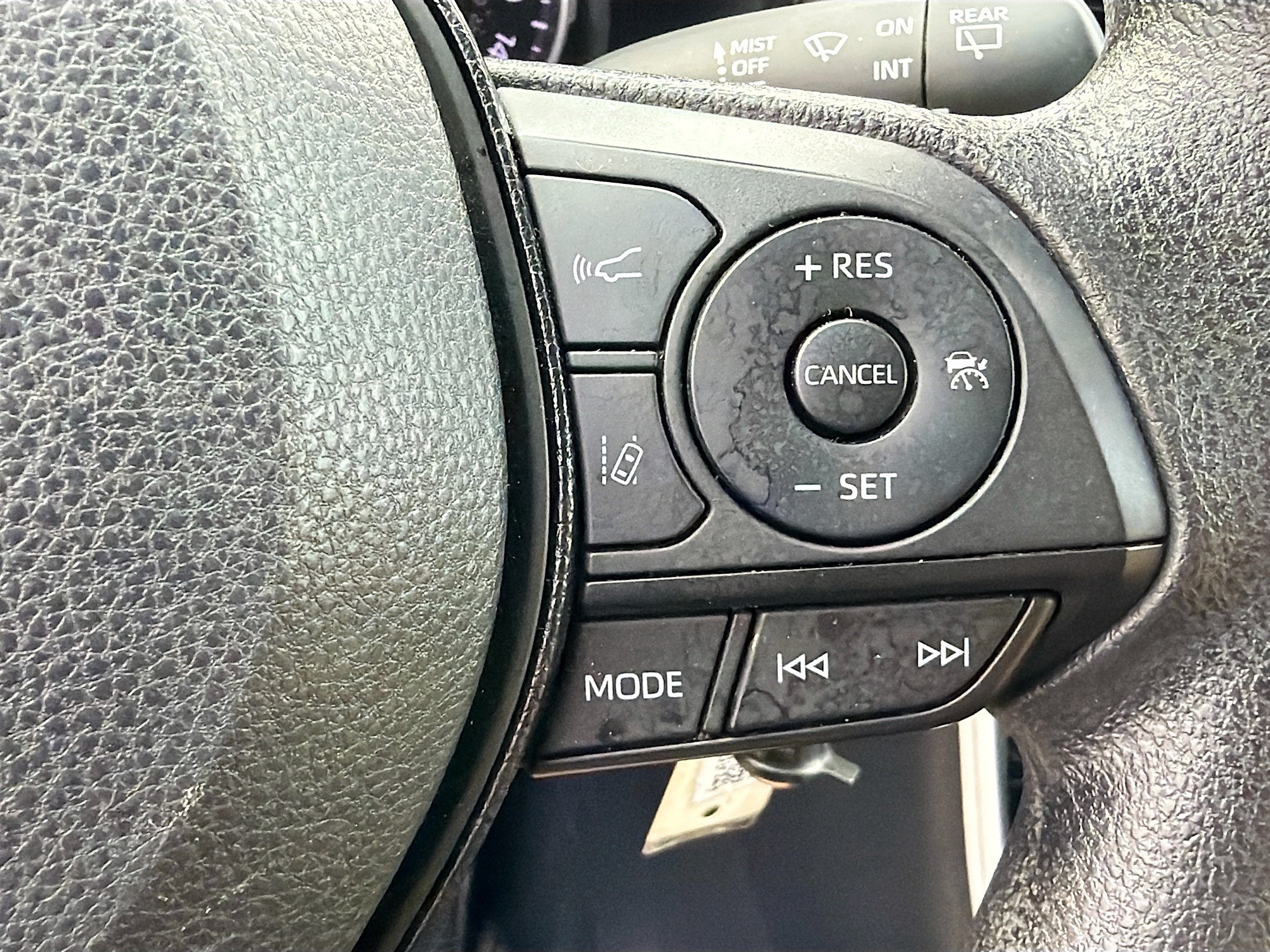 Used 2021 Toyota RAV4 LE FWD image 32