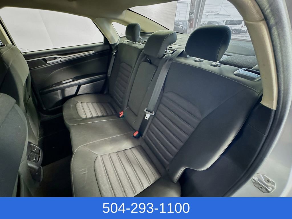 Certified 2018 Ford Fusion SE w/ Fusion SE Technology Package FWD image 24