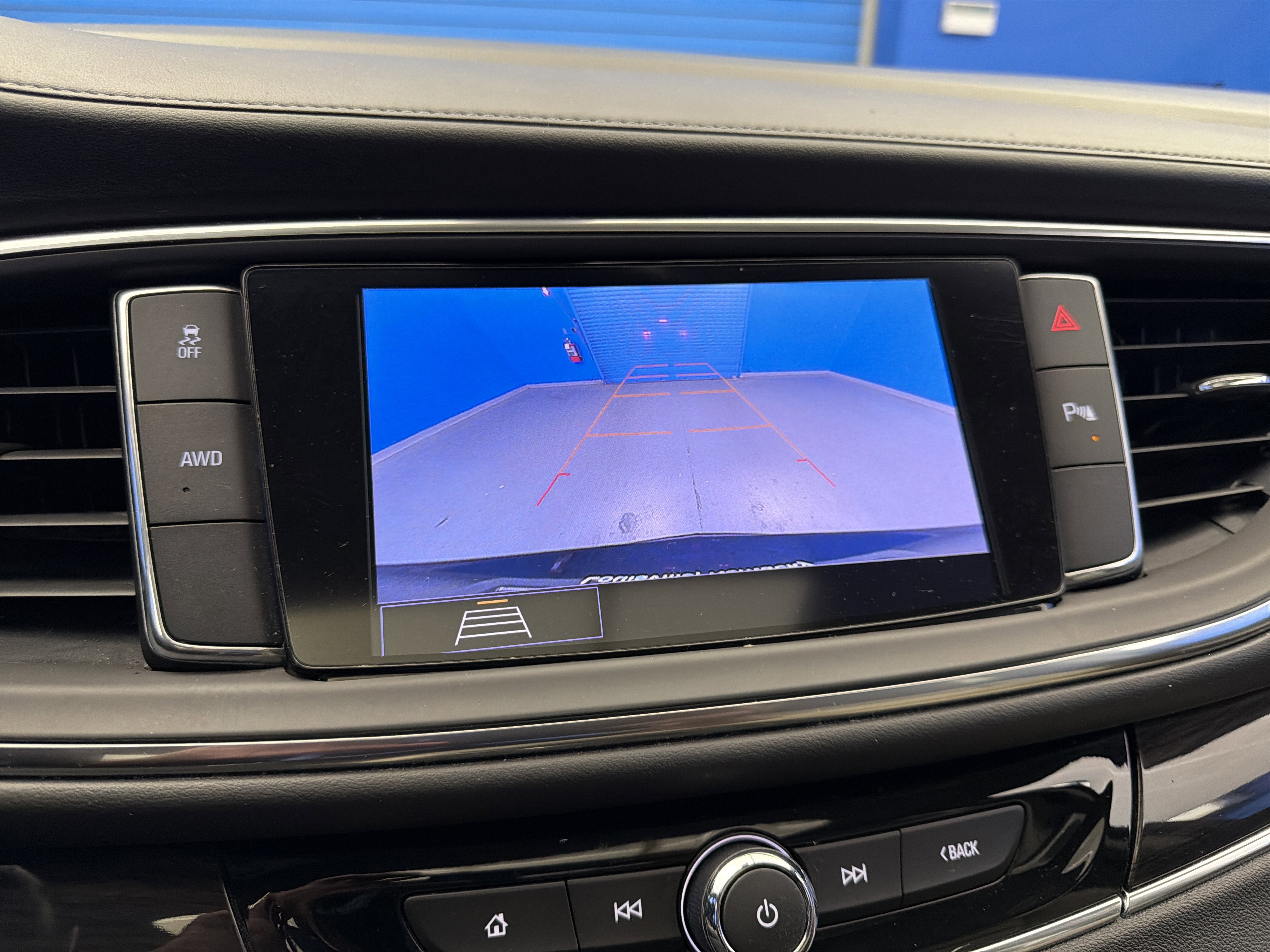 Used 2020 Buick Enclave Essence w/ Sound and Sites Package AWD/4WD image 21