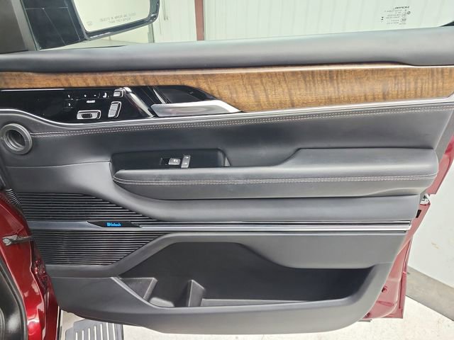 Used 2023 Jeep Grand Wagoneer L Series II image 39