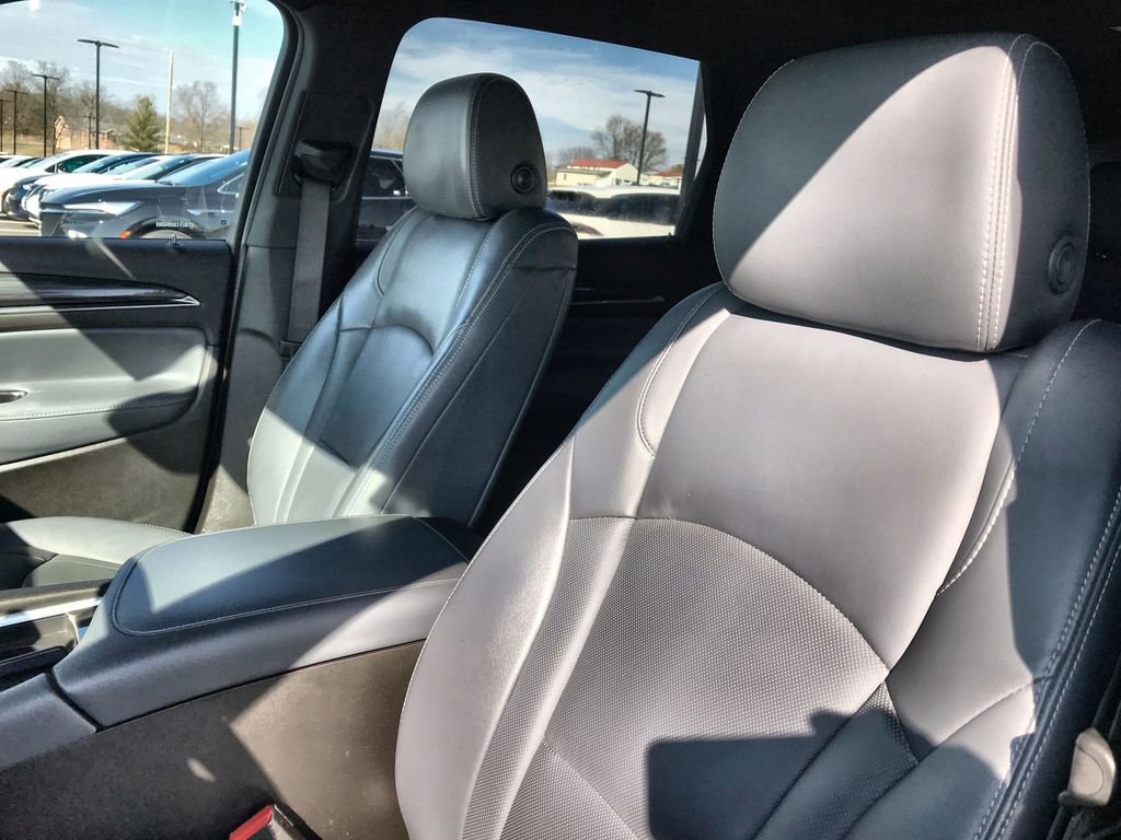 Used 2023 Buick Enclave Essence w/ Experience Buick Package AWD/4WD image 11