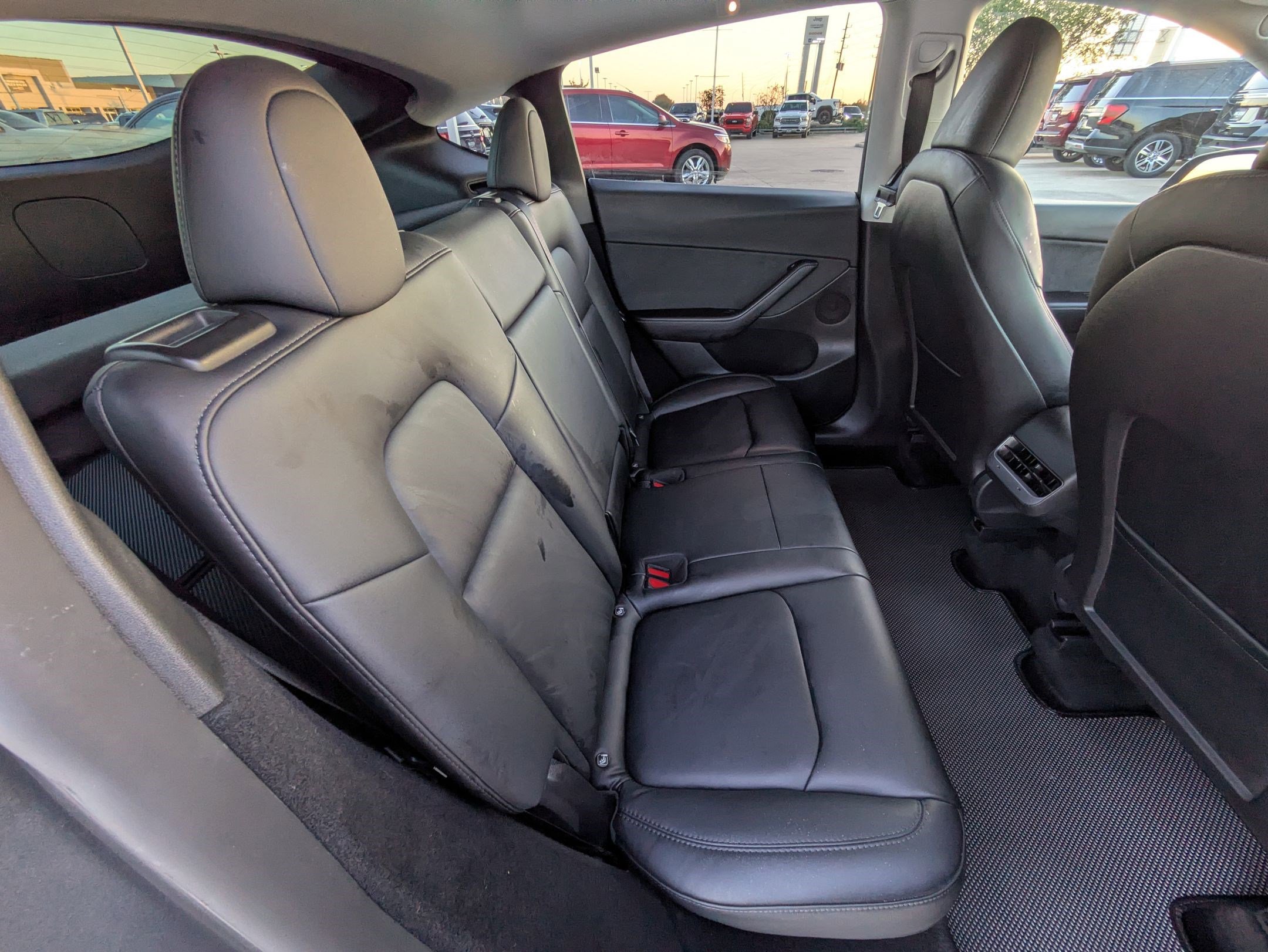 Used 2022 Tesla Model Y Long Range image 29