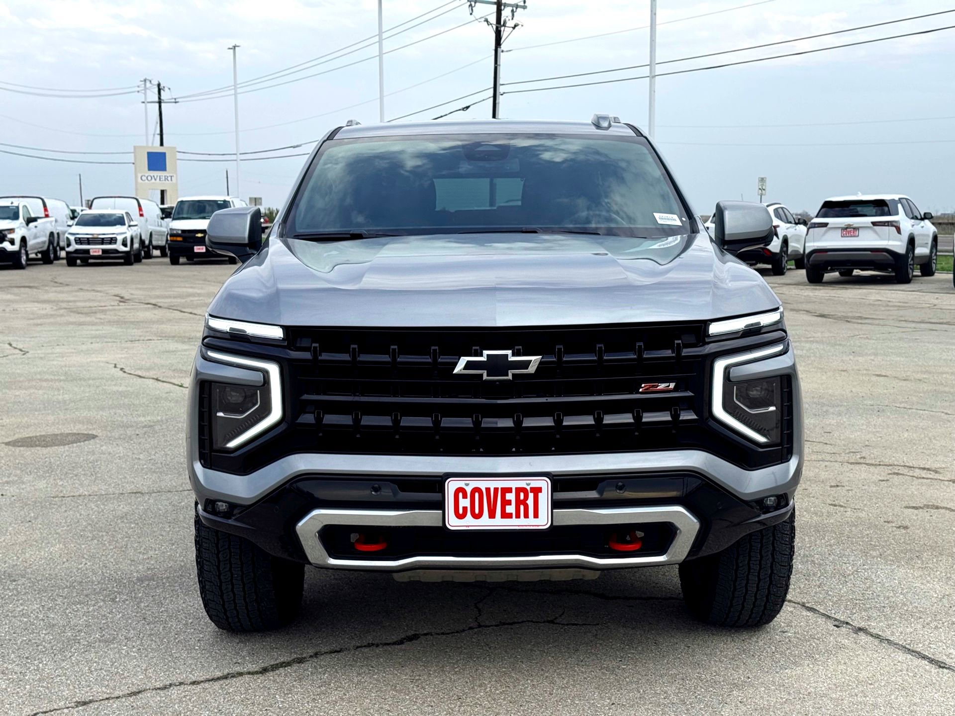 Used 2025 Chevrolet Suburban Z71 AWD/4WD image 3