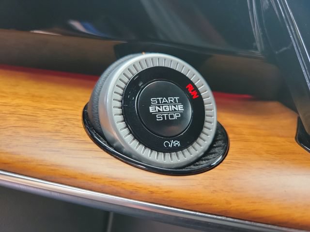 Used 2024 Jeep Grand Wagoneer L Series III AWD/4WD image 32