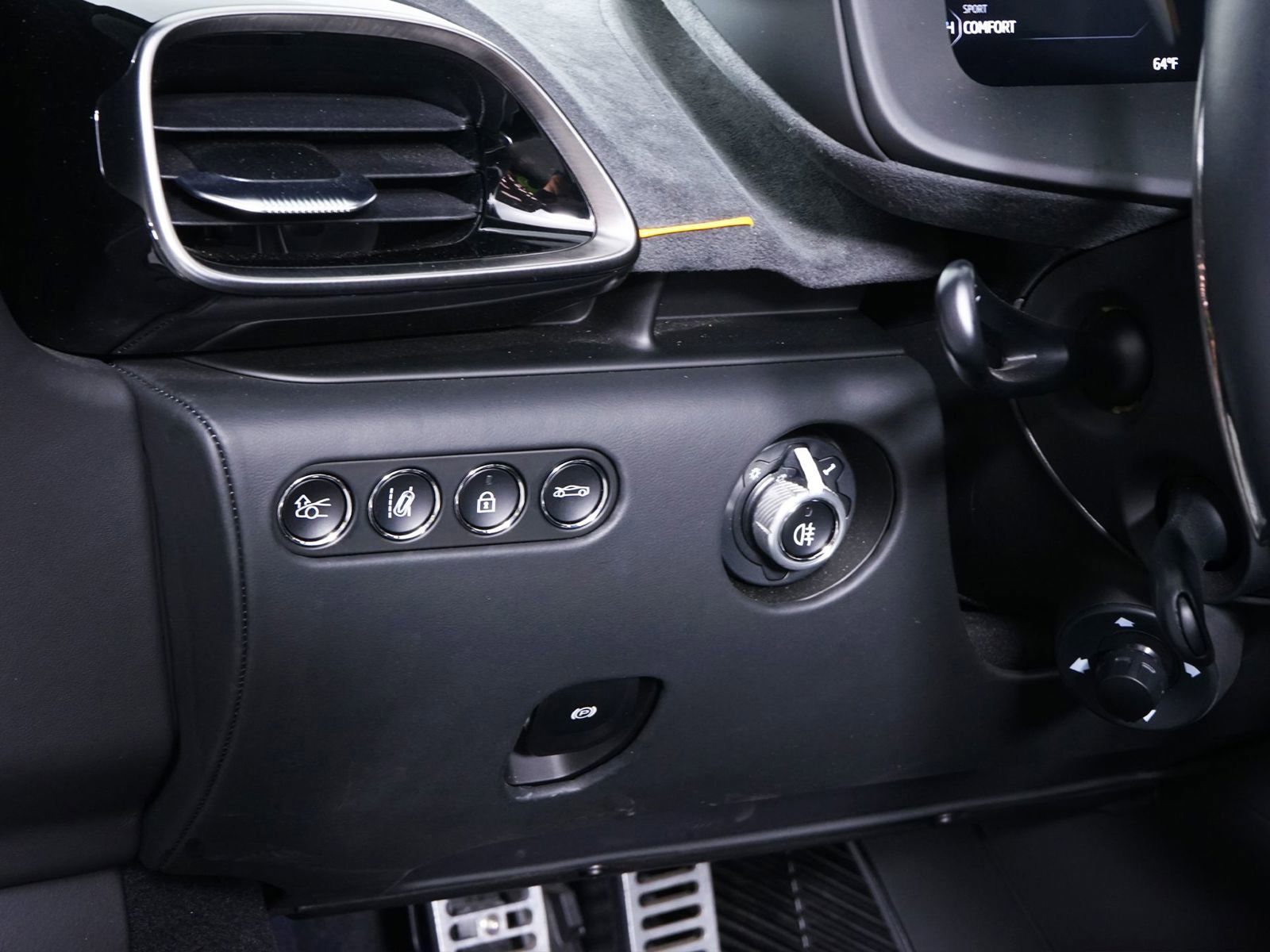 Used 2025 McLaren Artura Spider image 31