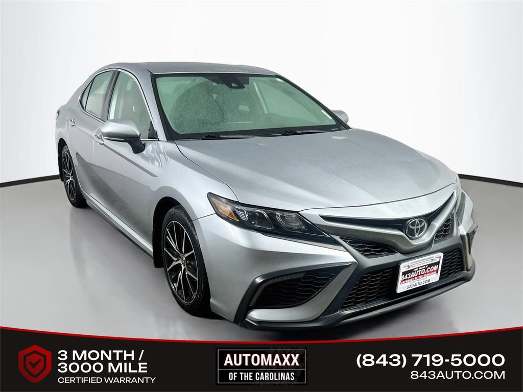 Used 2023 Toyota Camry SE FWD image 1