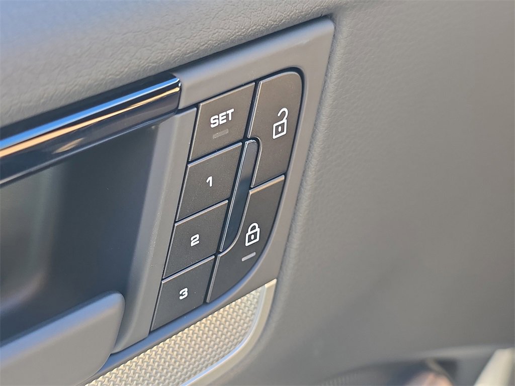 New 2026 Porsche Cayenne E-Hybrid image 26