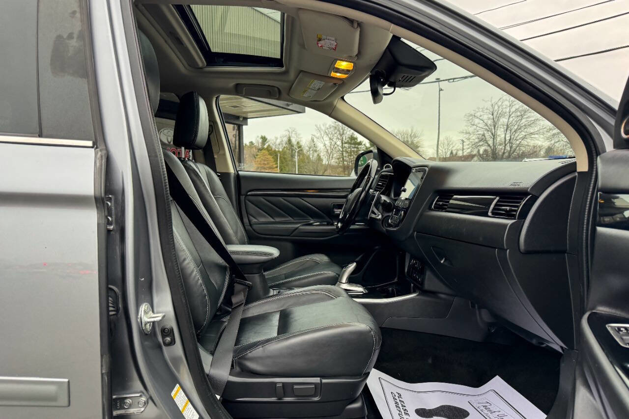 Used 2018 Mitsubishi Outlander GT image 13