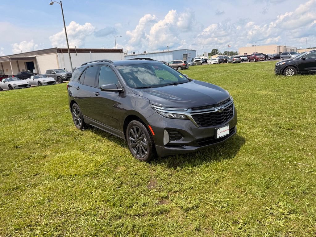 Used 2022 Chevrolet Equinox RS FWD image 3