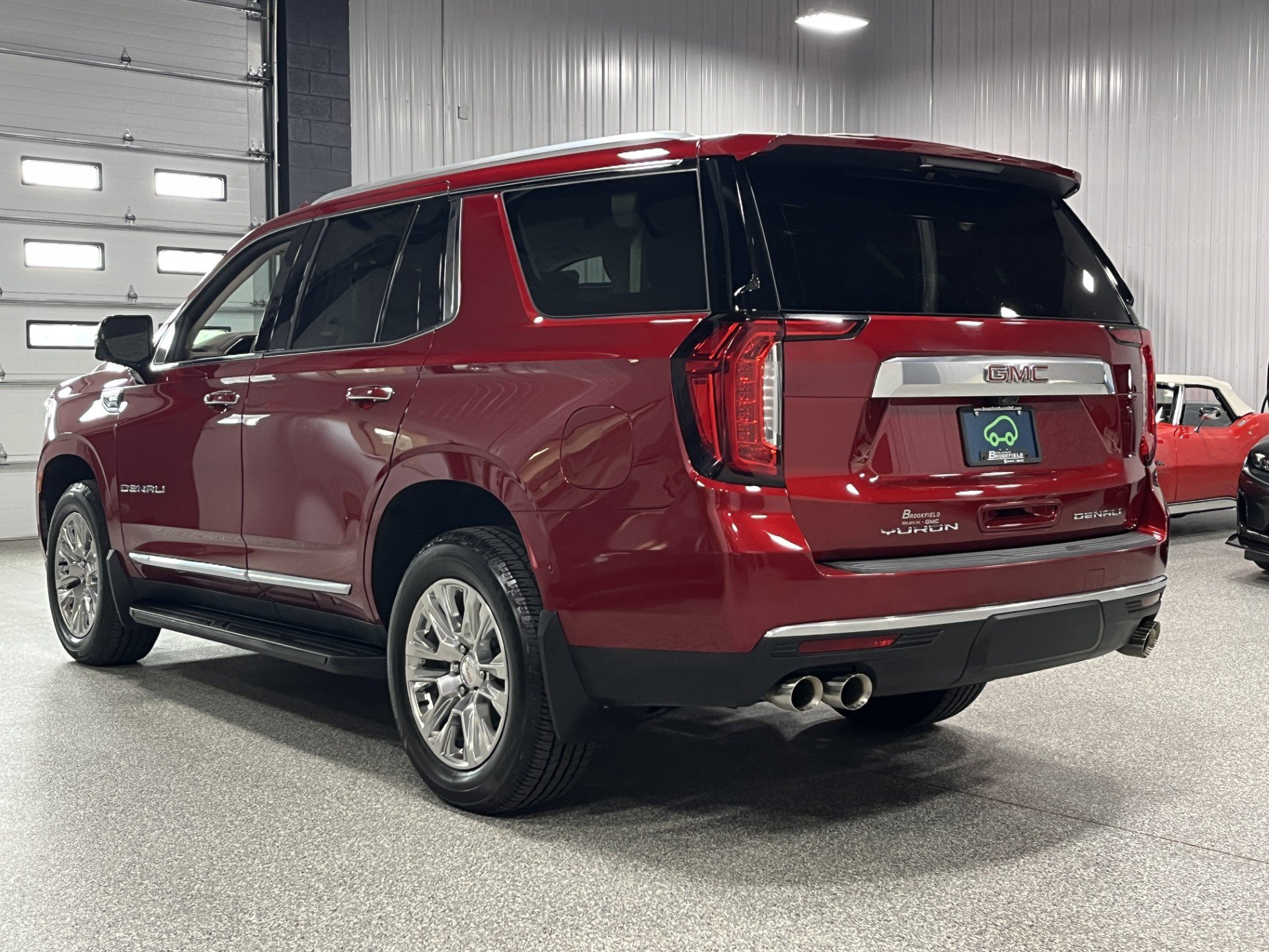 Certified 2021 GMC Yukon Denali w/ Advanced Technology Package AWD/4WD image 3