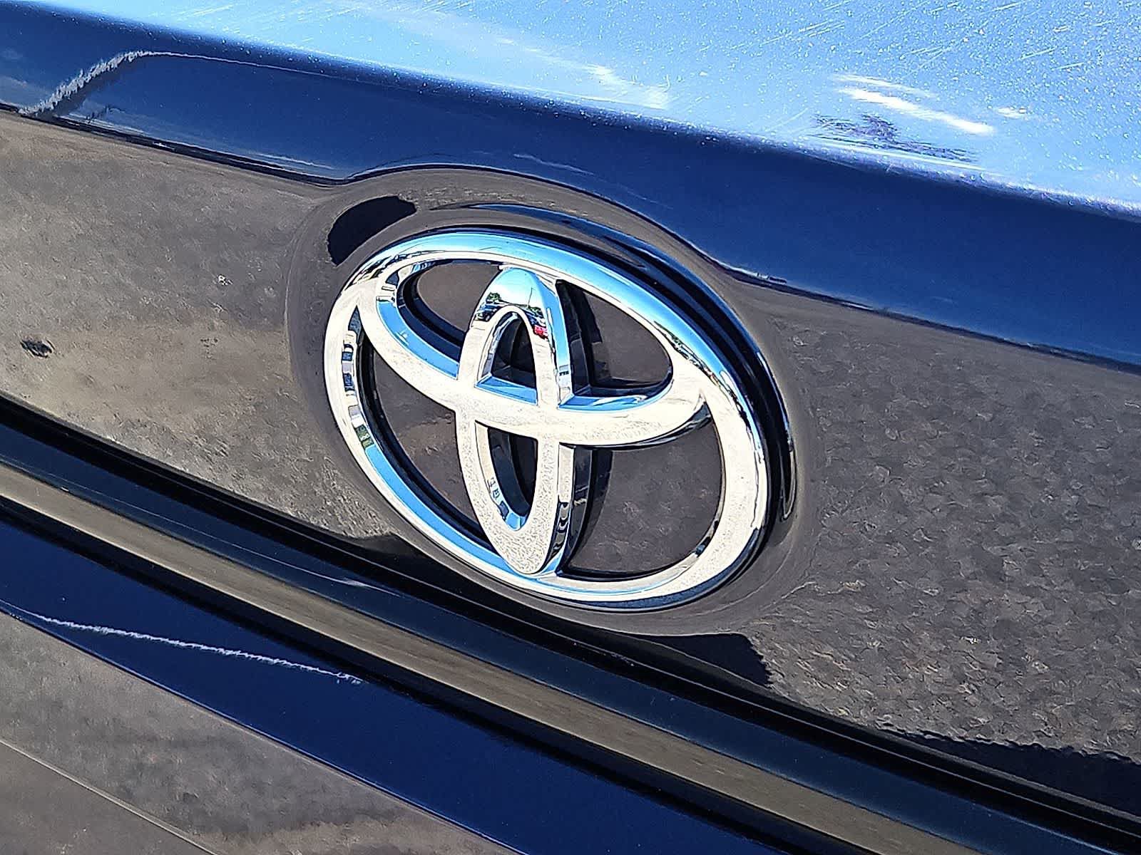 Used 2024 Toyota Corolla LE FWD image 33