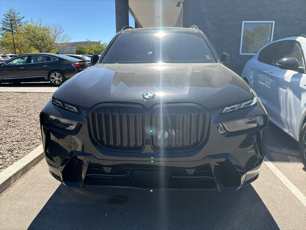 Used 2024 BMW X7 xDrive40i w/ Executive Package AWD/4WD image 3