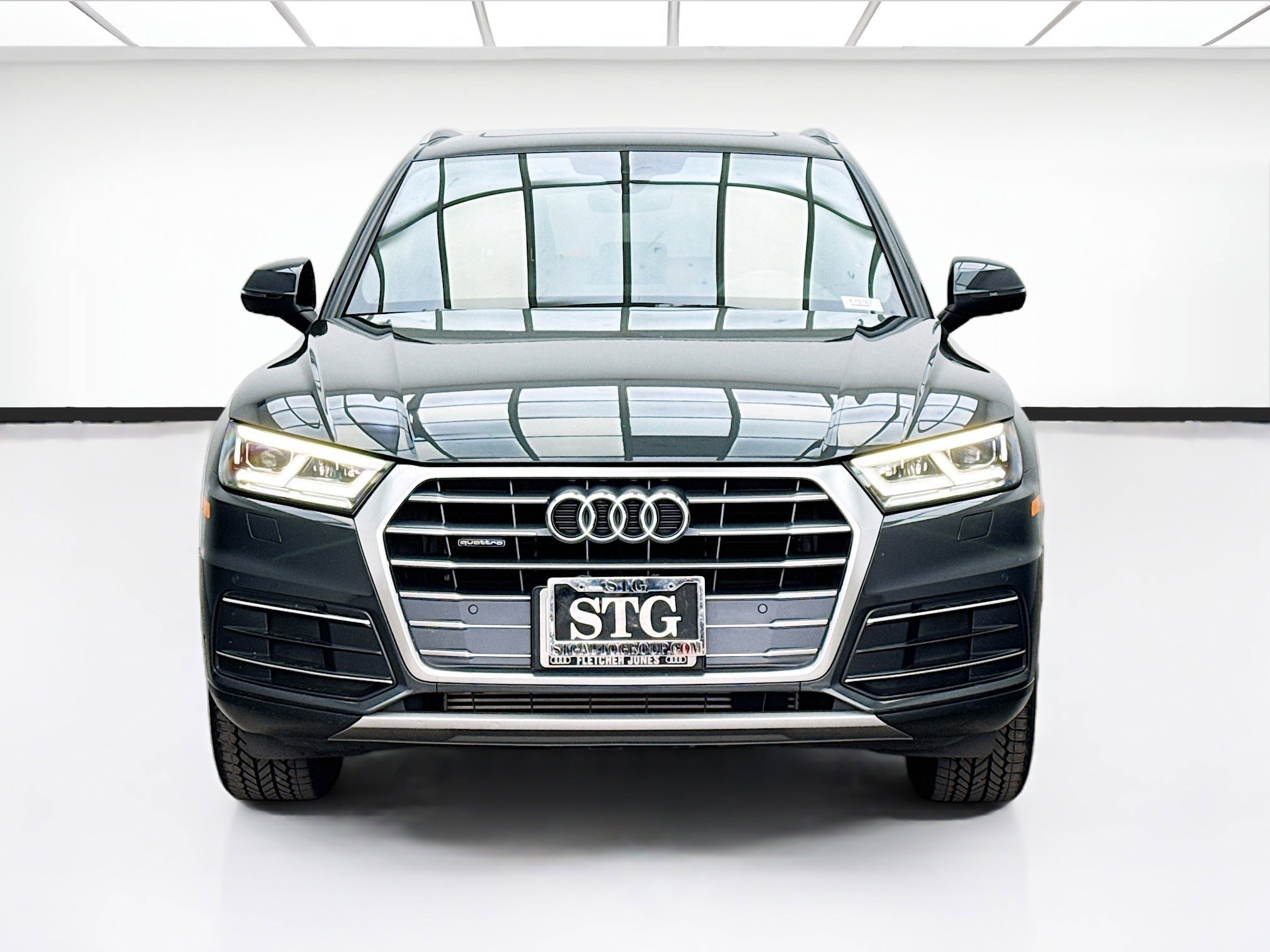 Used 2018 Audi Q5 2.0T Premium Plus w/ Premium Plus Package AWD/4WD image 2